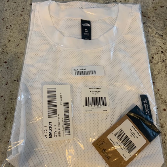 The North Face XL Active Trail Mesh Shirt NWT - Picture 4 of 6
